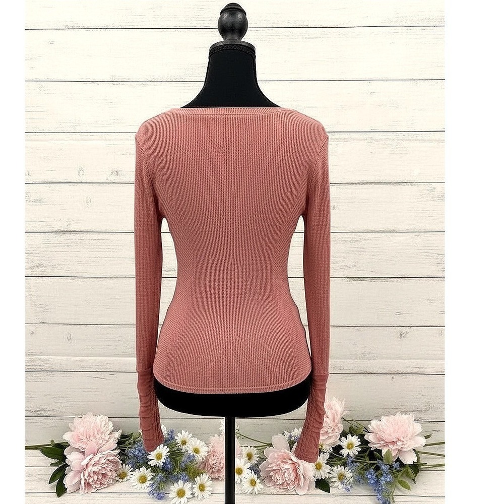 NWT Free People Rose Smoke Thermal Knit Ruched V Neck Long Sleeve Top XS - Picture 3 of 8
